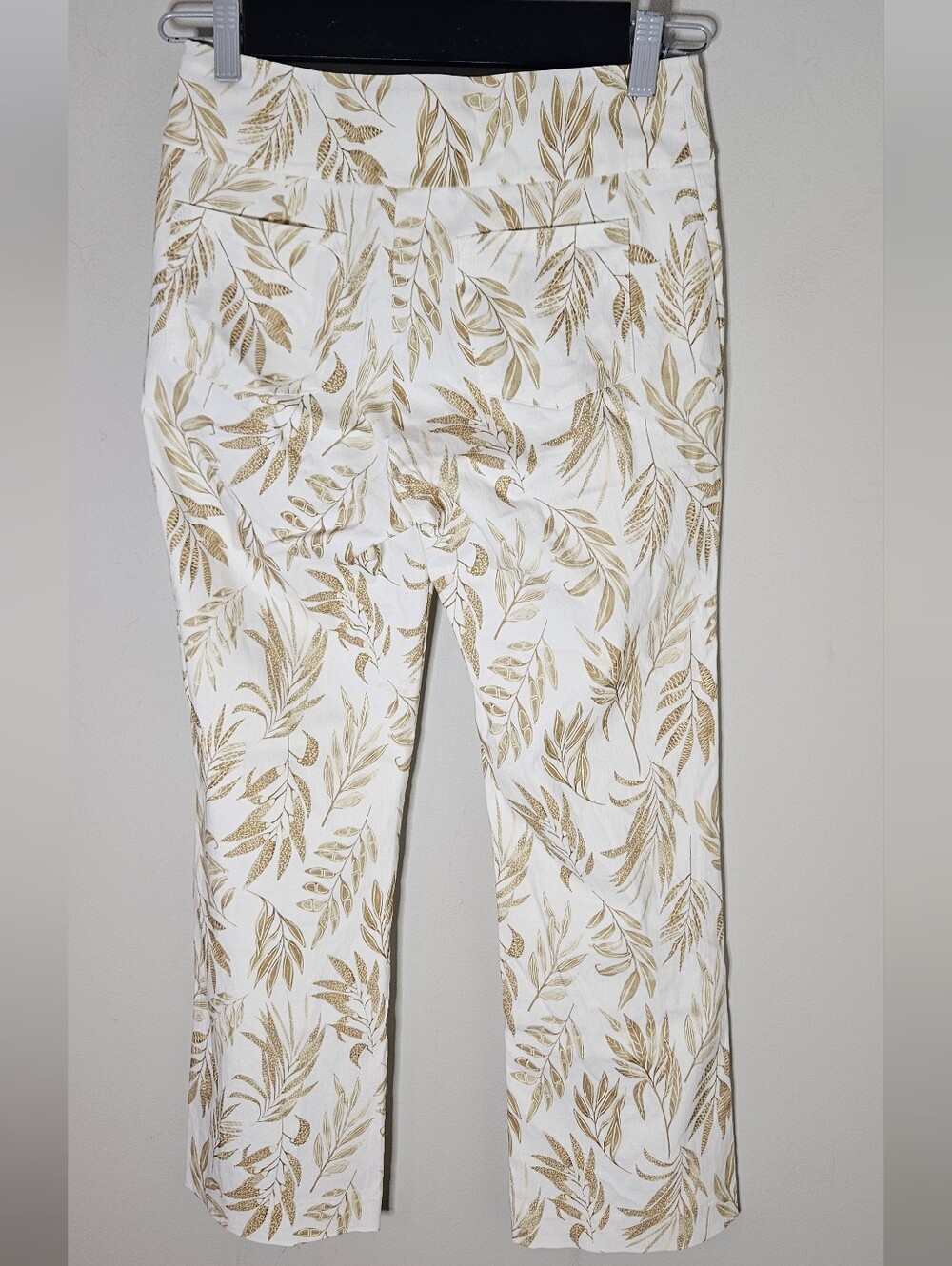 J McLaughlin Ivy Pants Tan White Leaf Print Cropped Stretch Pull On Women's 0 - Picture 3 of 9